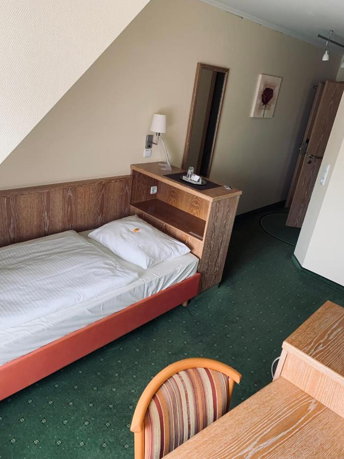ホテル Schuetzenhof Ahlerstedt エクステリア 写真